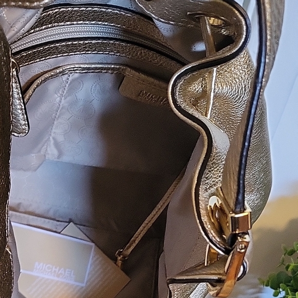 Michael Kors Gold Women's Bag - Picture 3 of 3